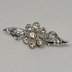 BEAUTIFUL Dainty Rhinestone Costume Brooch